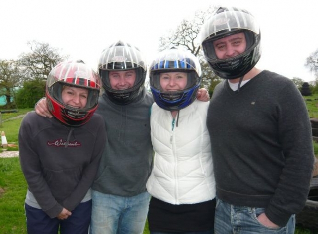 Disfruta de un trekking en cuatrimoto o de carreras con tus amigos 